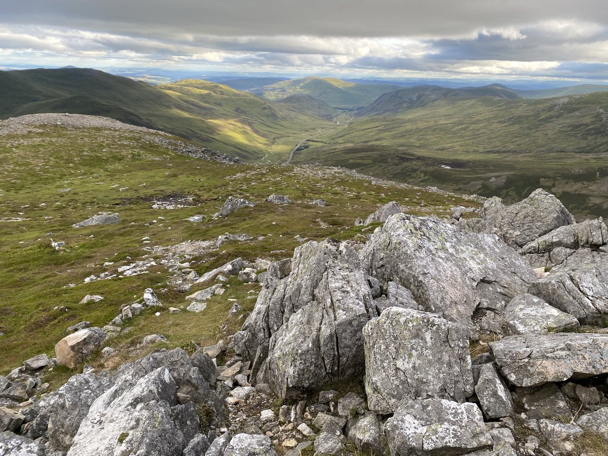 StrachanHazel's tweet photo. Friday night summit #bivvy at 975m. Chilly. Snuggled down to sleep in a tight spot - my sit mat was used to stop my bag rubbing against boulders. There was no view at sunset. Sometime during the night the cloud cleared and I marvelled at the stars above me.
#Munros  #Glenshee https://t.co/jegne5xq9F