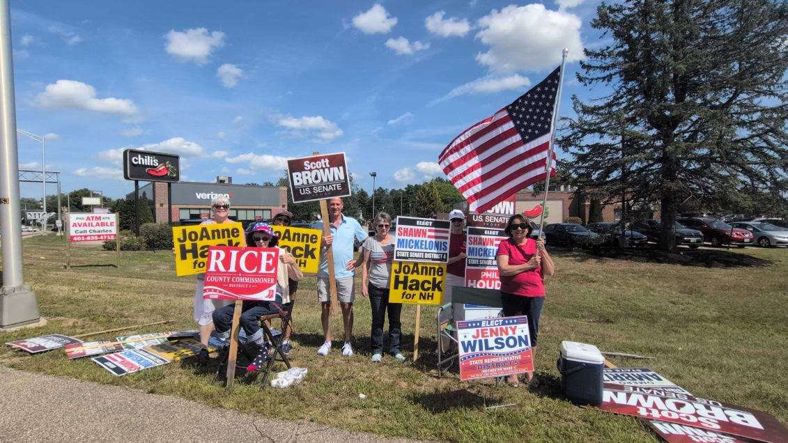 SenScottBrown's tweet photo. Out working in Dover with some other friends and candidates. Great response and people appreciate us out here working in 80°. If you want to join the team you can go to https://t.co/H3YoMHp0eb and help or donate. #nhpolitics https://t.co/T09AWAdPxT