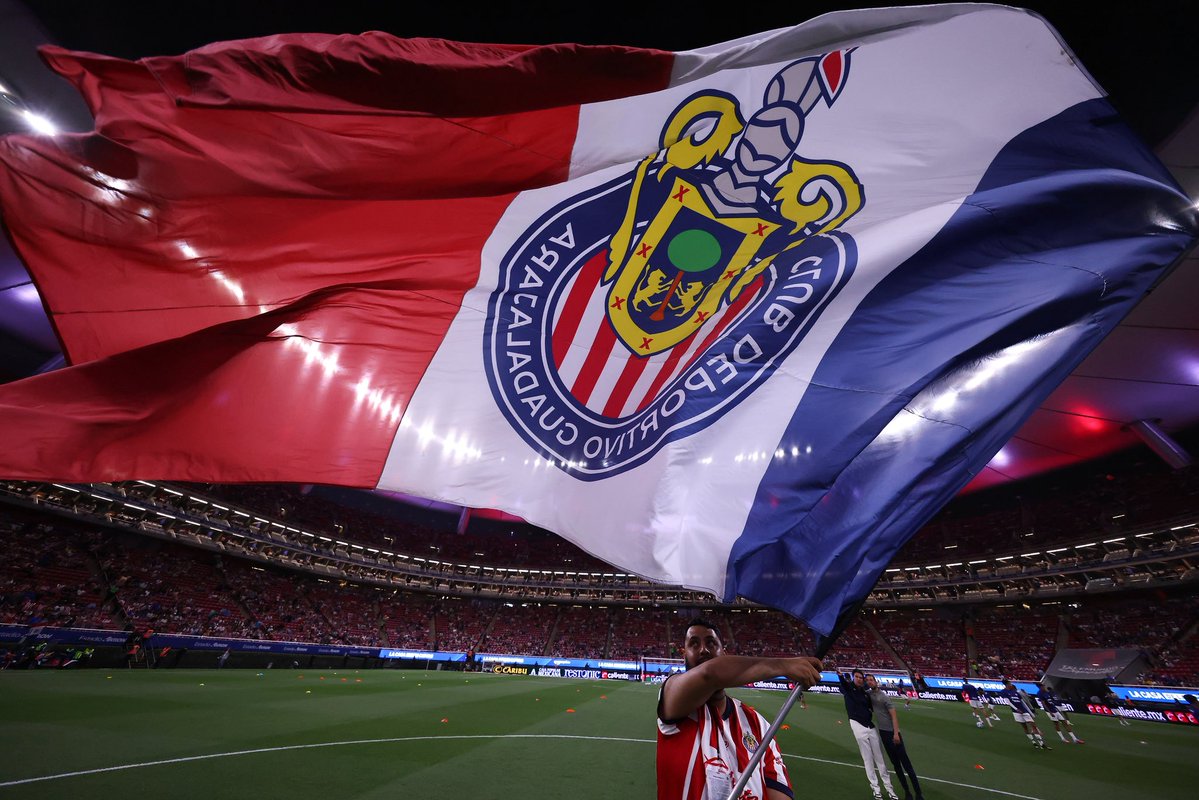 Chivas's tweet photo. 🇫🇷 ¡Todo por estos colores! ❤️ https://t.co/k865twUWYG