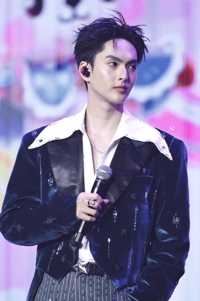 Chichendy_'s tweet photo. ✎  20260817  ࣪ ִֶָ☾.⭒

“ชาติ ศาสนา พี่เดช ”
: @cucopper11
  #COPPERdechawat 

DUANG GO ROUND DAY2
#DuangConcertDay2
#BUSbecauseofyouishine

[ ◉¯] : #chichendy_starflash ✧˖*°: https://t.co/tws2mmtERW