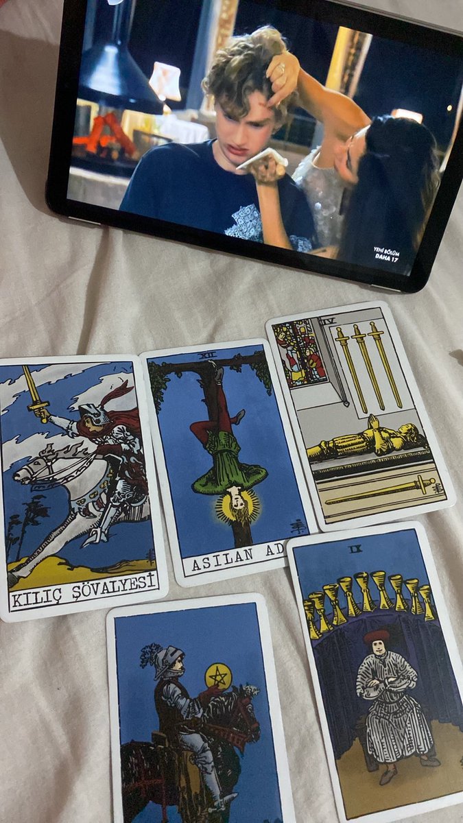 isiririm's tweet photo. #teoden lan denizle teo picine tarot aciyodum kafasini masaya vurmaya basladi https://t.co/8dESdTUpNR