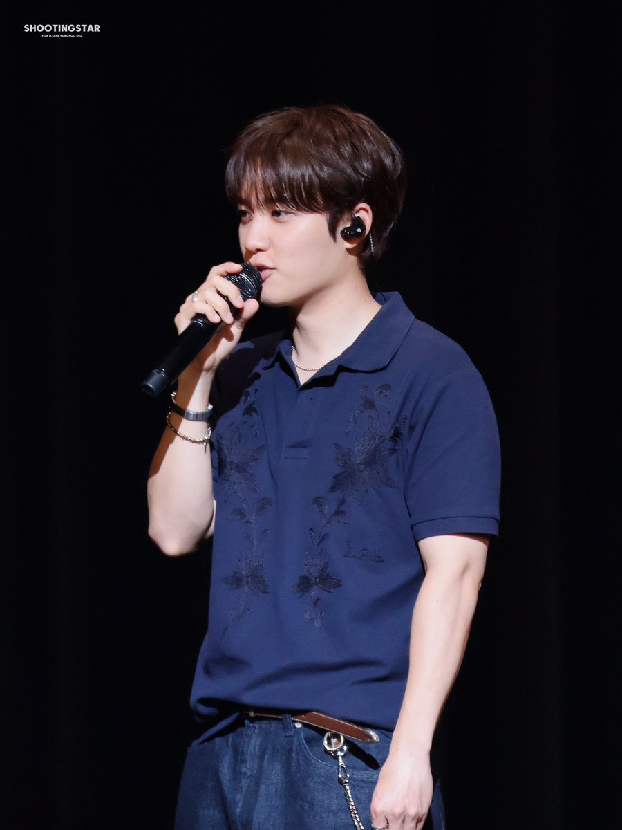 SHOOTINGSTARai7's tweet photo. 抓拍到一只鹅掌☺️
#dohkyungsoo #都暻秀东京fm https://t.co/hV0tKVfXip