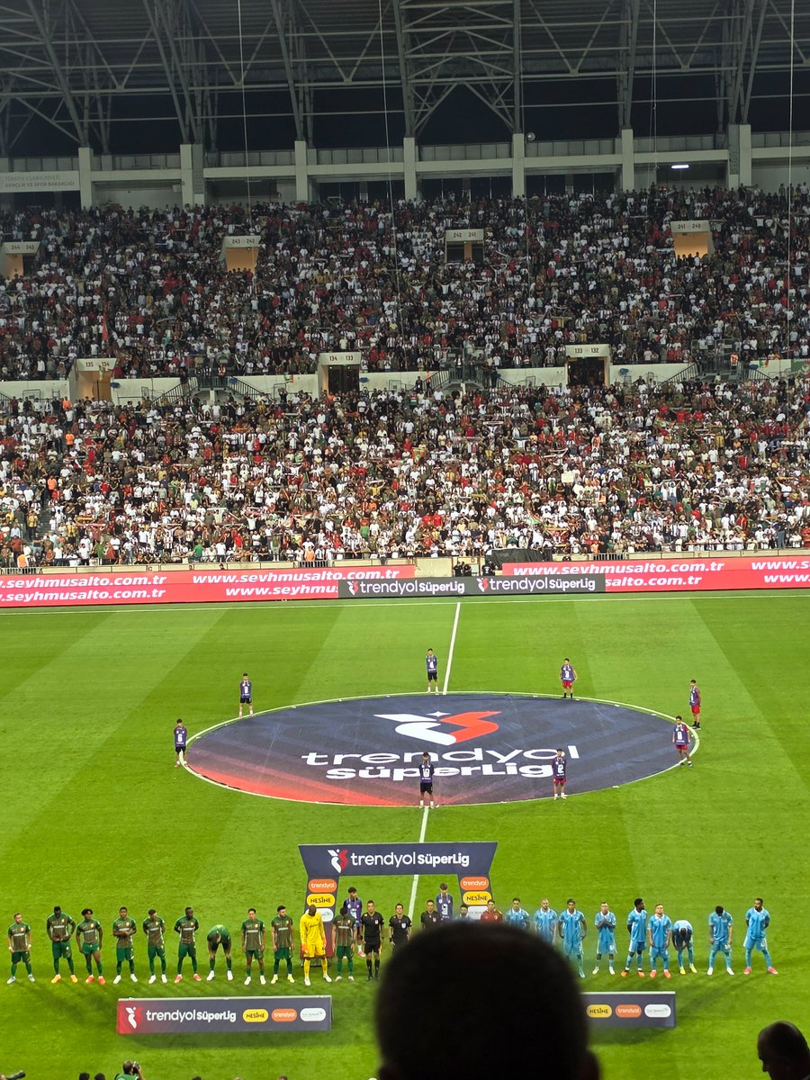 tekdemiRamazan's tweet photo. Barışın, kardeşliğin ve sporun birleştirici ruhunun yansıdığı harika bir maç olsun. 
Yerimizi aldık, heyecanla izliyoruz.

Başarılar @amedskofficial https://t.co/k6BZJOYBQU