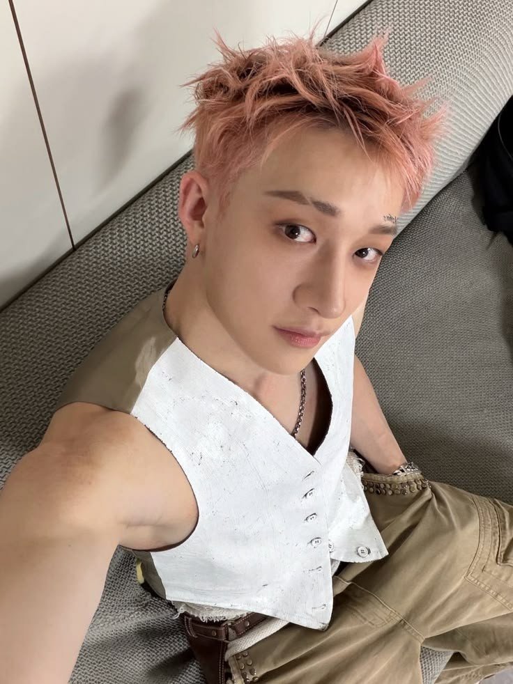 desalexyado's tweet photo. stray kids obrigado por trazer as cores de volta pro kpop https://t.co/pmmQA0RR8N