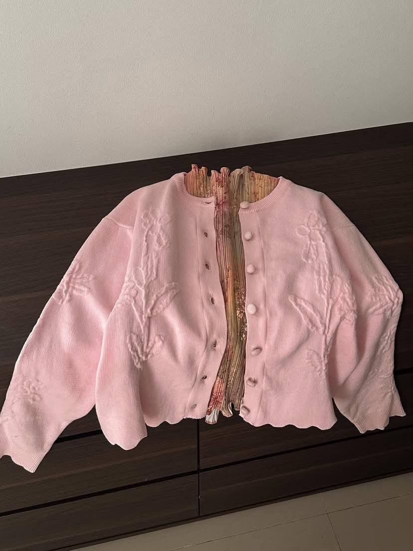 saysamoy's tweet photo. HIDDEN GEM CARDIGAN LOKALAN JEMPOLAN NIH 😭😭😭 https://t.co/3tMD5tzbs1