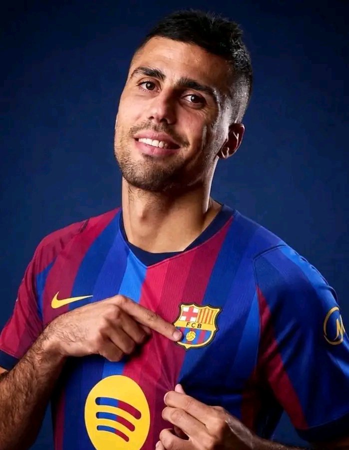 rodrigohv_16's tweet photo. Our colors. 
Our badge. 
Our passion.
Visca el Barça! 💙❤️✍️💪 https://t.co/pI59rFKCar