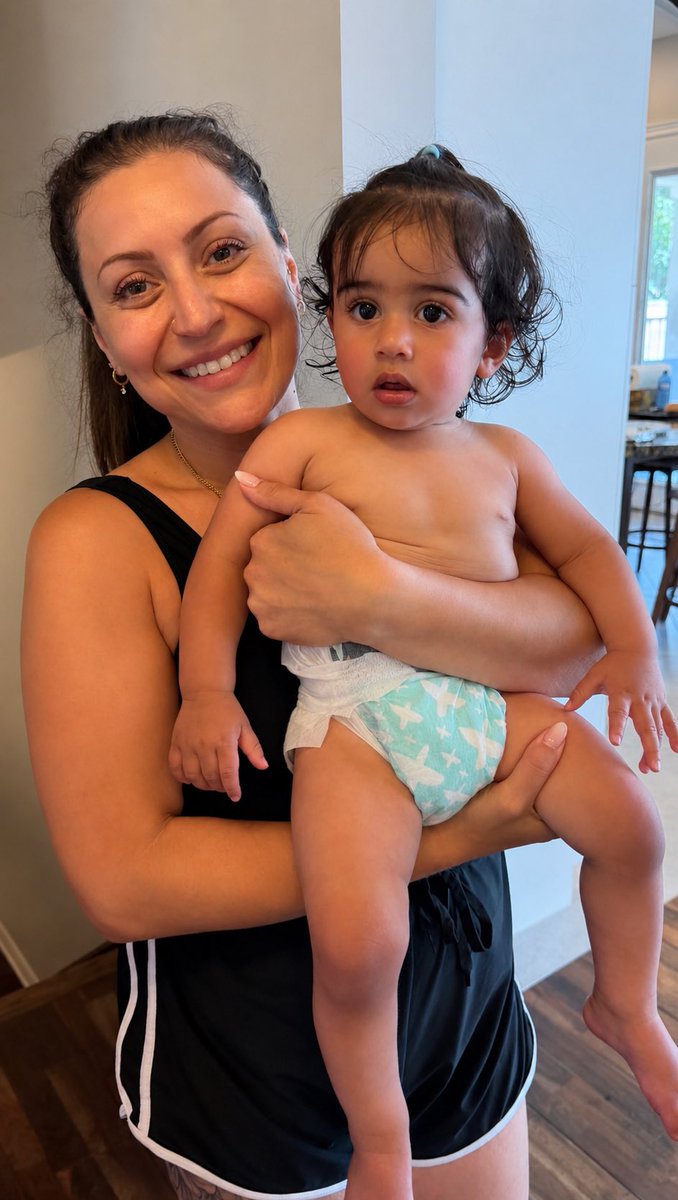 LindaFiola's tweet photo. He is still not sure about me lol . 🤣 #momlife #sunday https://t.co/7Rz4WmU9G5