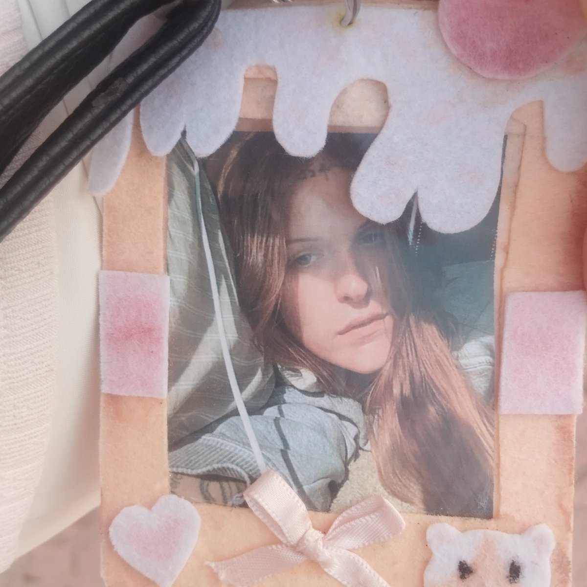 ssickb0dies's tweet photo. she everywhere https://t.co/bBH1LF9TuO