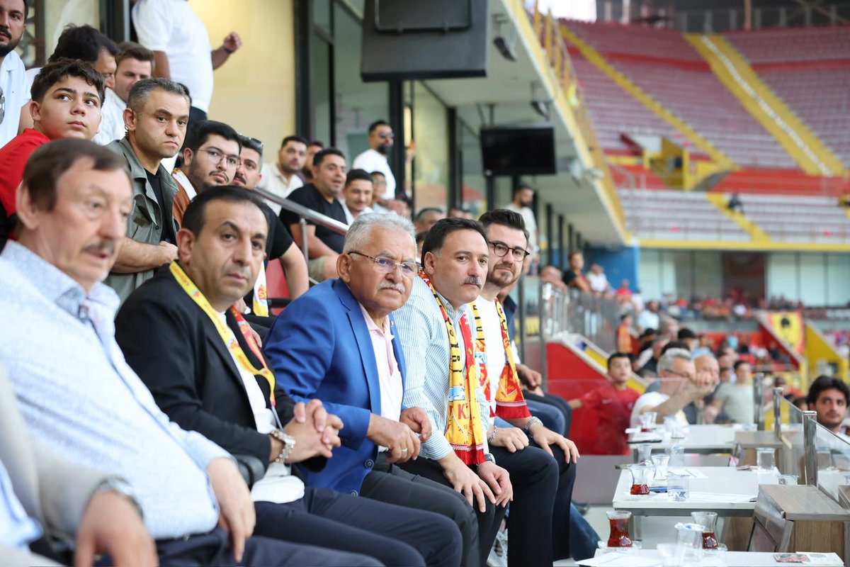 gokmen_cicek_'s tweet photo. Trendyol 1. Lig’in ikinci haftasında oynanan Kayserispor-Sivasspor karşılaşmasında, güzel bir oyun sergileyerek sahadan 2-0 galip ayrılan takımımızı tebrik ediyorum. https://t.co/AwRltsGcGg