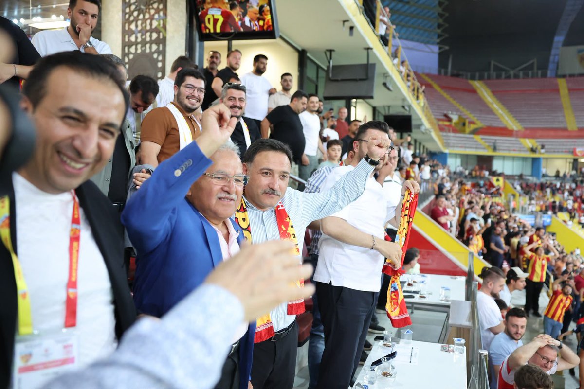 gokmen_cicek_'s tweet photo. Trendyol 1. Lig’in ikinci haftasında oynanan Kayserispor-Sivasspor karşılaşmasında, güzel bir oyun sergileyerek sahadan 2-0 galip ayrılan takımımızı tebrik ediyorum. https://t.co/AwRltsGcGg