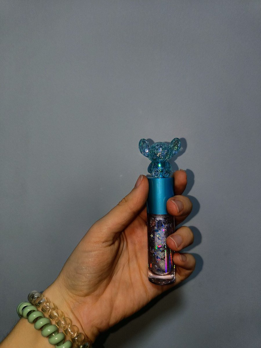 ChoseEnSoiVdnva's tweet photo. Главному Стиченосцу [мне] вручается!💙🤍🩵

#Stich #stuff https://t.co/lju6Z6cDsA