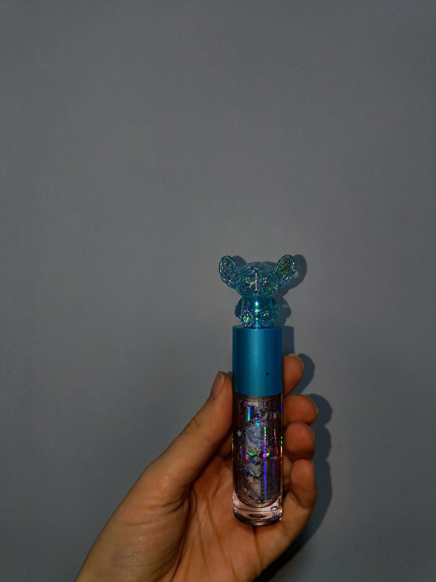 ChoseEnSoiVdnva's tweet photo. Главному Стиченосцу [мне] вручается!💙🤍🩵

#Stich #stuff https://t.co/lju6Z6cDsA