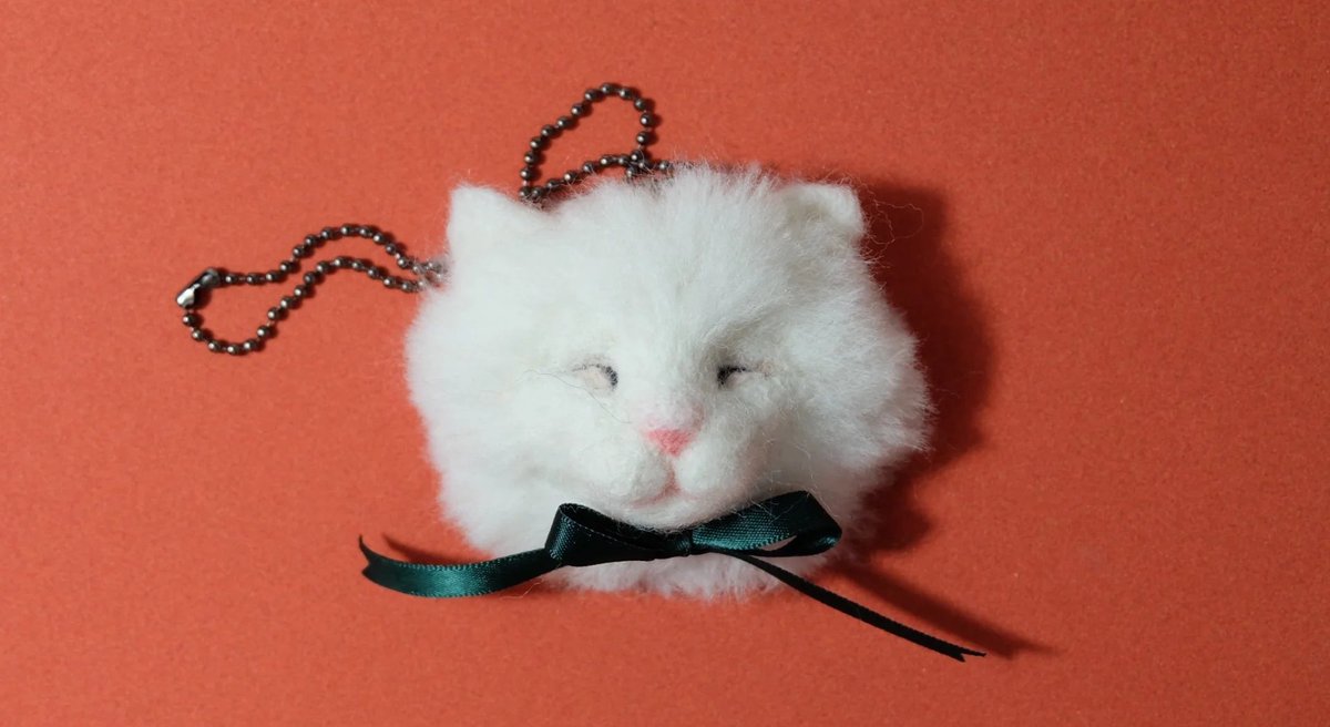 cha___ma___ru's tweet photo. Just finished a cute felt cat brooch! Super satisfying stitching process, perfect for sprucing up my jacket ， https://t.co/bWmjoCHajq