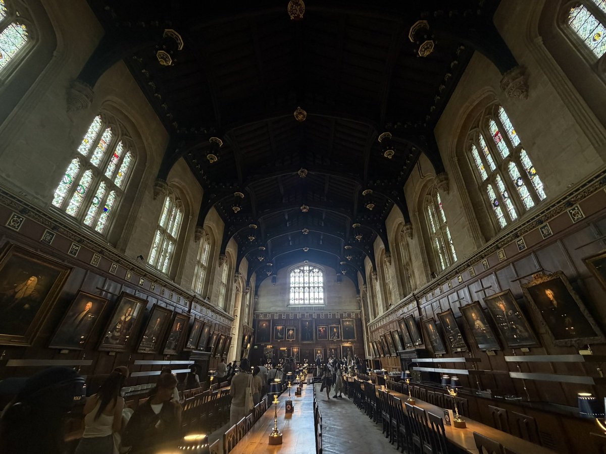 SilentGallery34's tweet photo. Oxford University https://t.co/JbtJfYNbKC