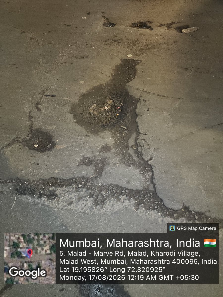 Aijaz1973's tweet photo. @mybmc @MTPHereToHelp @mybmcWardPN  potholes on the main road posing as danger to 2 amd 3 wheelers https://t.co/dgz2sSAzNt