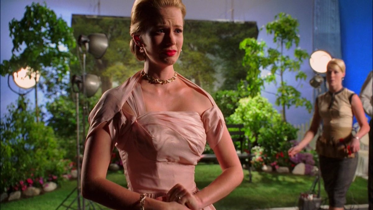 madmenpics's tweet photo. “Shoot” (Season 1, Episode 9), the ultimate Betty Draper episode https://t.co/P4Sfpp3WsD