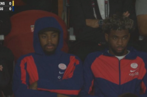 TouchlineX's tweet photo. 🚨 𝗡𝗘𝗪: Barcola and Mbaye watching the PSG vs. Lens game from the STANDS, as they were EXCLUDED from the squad list! https://t.co/TM3Fa5Hsf6