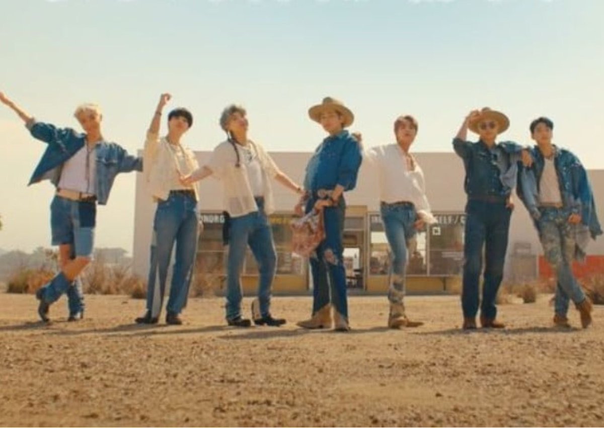 agustdiologist's tweet photo. yall are delusional. they played ptd cause they were in cowboy hats like in the mv 😭😭 https://t.co/cMvJDfUluH