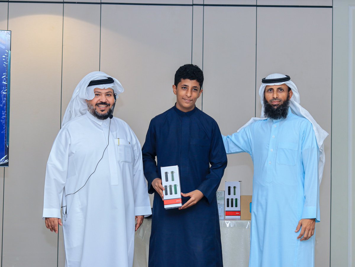 fada_aliyah's tweet photo. ضمن برنامج الماهرون، أُقيمت دورة بصمة خير – ورشة العمل التطوعي وخدمة المجتمع،برعاية من مهارات المستقبل، حيث تعرّف المشاركون على أهمية العمل التطوعي وأثره في خدمة المجتمع، وتنمية روح العطاء، إلى جانب تعزيز مهارات التعاون والمبادرة والعمل الجماعي.
#مهارات_المستقبل 
#مؤسسة_بن_محفوظ https://t.co/Q3LXj0Os1A