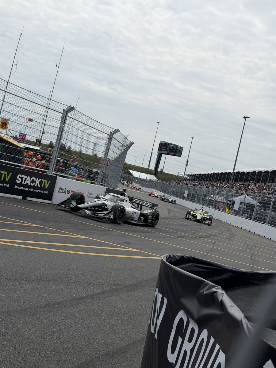RadardVelocidad's tweet photo. Marcus Ericsson es el ganador de la 1ra edición de la carrera en Markham, 2do lugar para Romain Grosjean y completando el podio Will Power.

El piloto mexicano Pato O'Ward 🇲🇽 terminó 5to.

Fotos por @AndrettiIndy e @IndyCar

#indyON #IndyCar #Markham #NTTIndyCarSeries https://t.co/cqiFBbS5iN