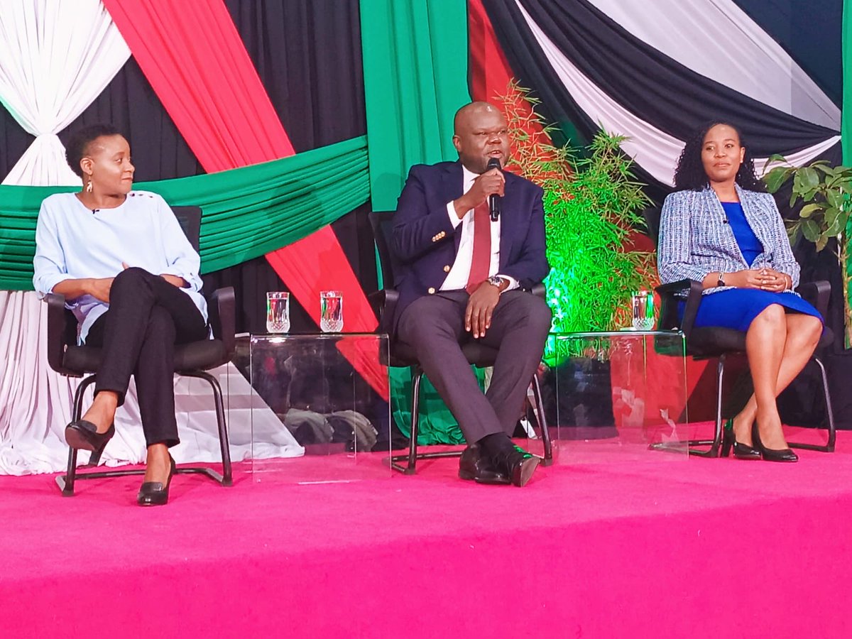 ppbkenya's tweet photo. We are live in studio!
Tune in to Sunday Live on Citizen TV as PPB’s Dr. Wilfred Ochieng, Dr. Nambwa Pamela and Dr. Pauline Wairimu discuss medicine safety, pharmacy practice and health product regulation.
Safe medicine is your right.
#KnowPPB #KenyaHealthSummit2026 #SundayLiveWithJeffAndOlive