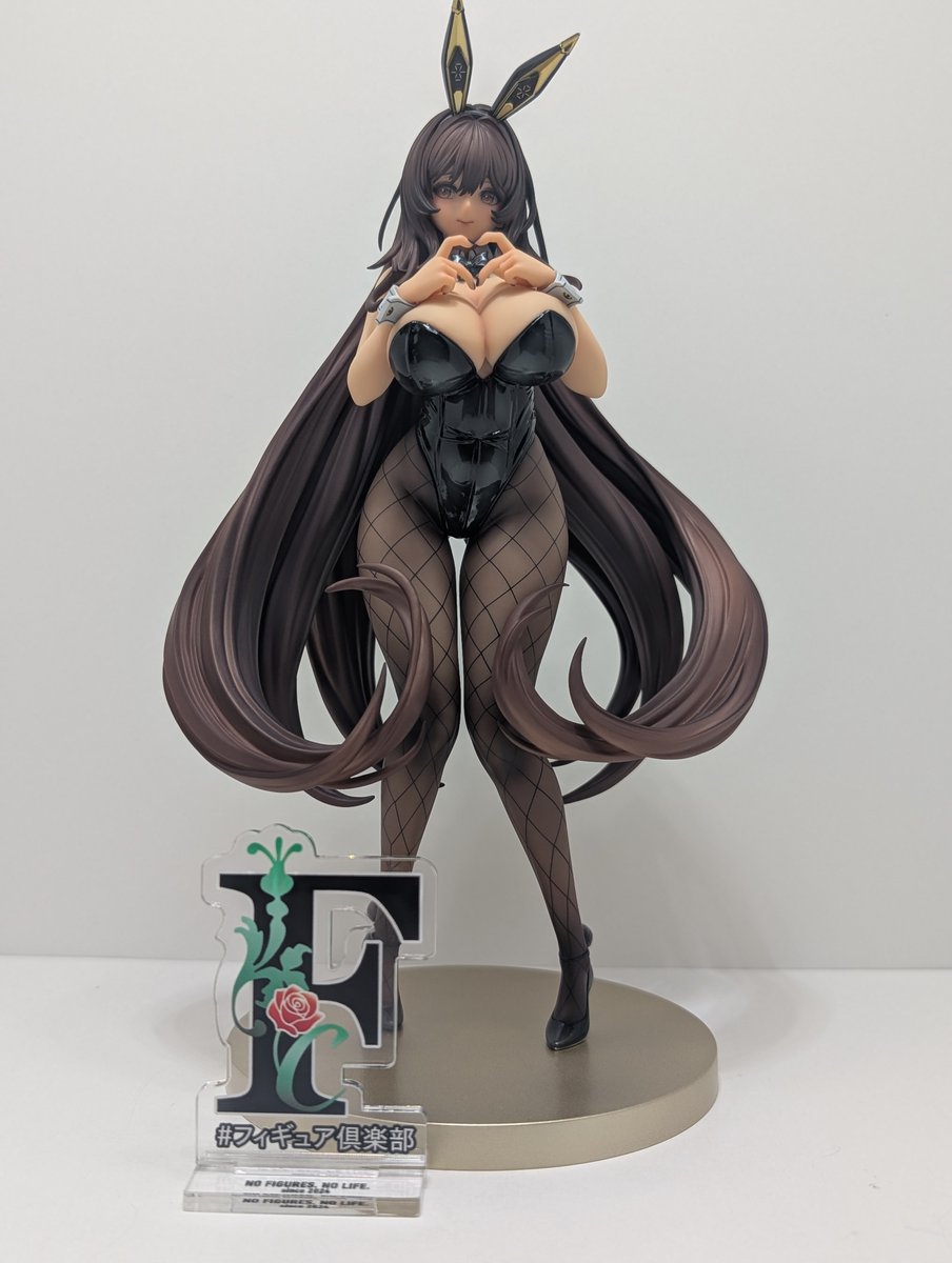 AiBLeSustOhhZhT's tweet photo. 開封📮✨🥧🍑🤤

      NIKKE × HSK
1/10 SCALE FIGURE
             NOIR

お顔がCUTE、髪も🥧も😍
#フィギュア倶楽部
#浪漫倶楽部 https://t.co/dIaGSr5BVG