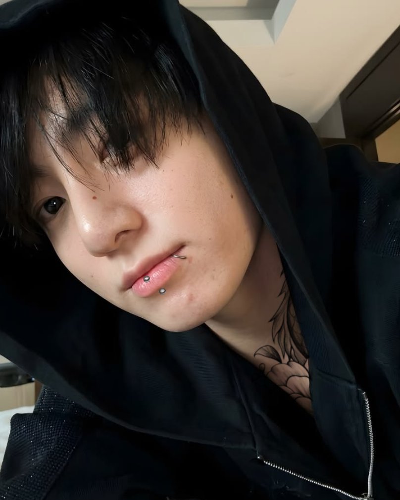noessmideaa's tweet photo. friend request  !  ⌁

name:⠀ Simón / Isai.
status:⠀Soltero.
os:⠀Bisexual.
age:⠀25.
zodiac sign:⠀Leo.
fav season:⠀Invierno.
(⠀+⠀)⠀:⠀Disney movies, Roblox, Cod, Casi ángeles, Lluvia.
(⠀+⠀)⠀:⠀Argentino, confianzudo y parlanchín.

ㅤㅤㅤㅤㅤㅤ♡         for         dm https://t.co/MtJxFghqHA