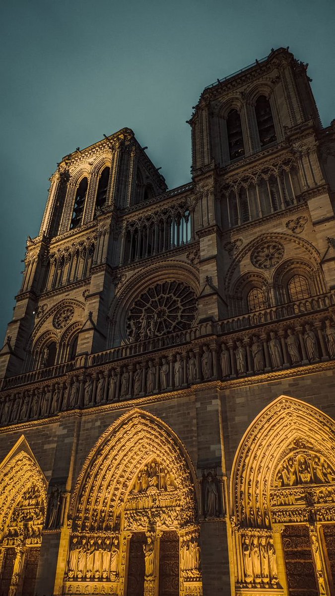 echoesofworld's tweet photo. Notre Dame Cathedral https://t.co/zAVPQXgBW1