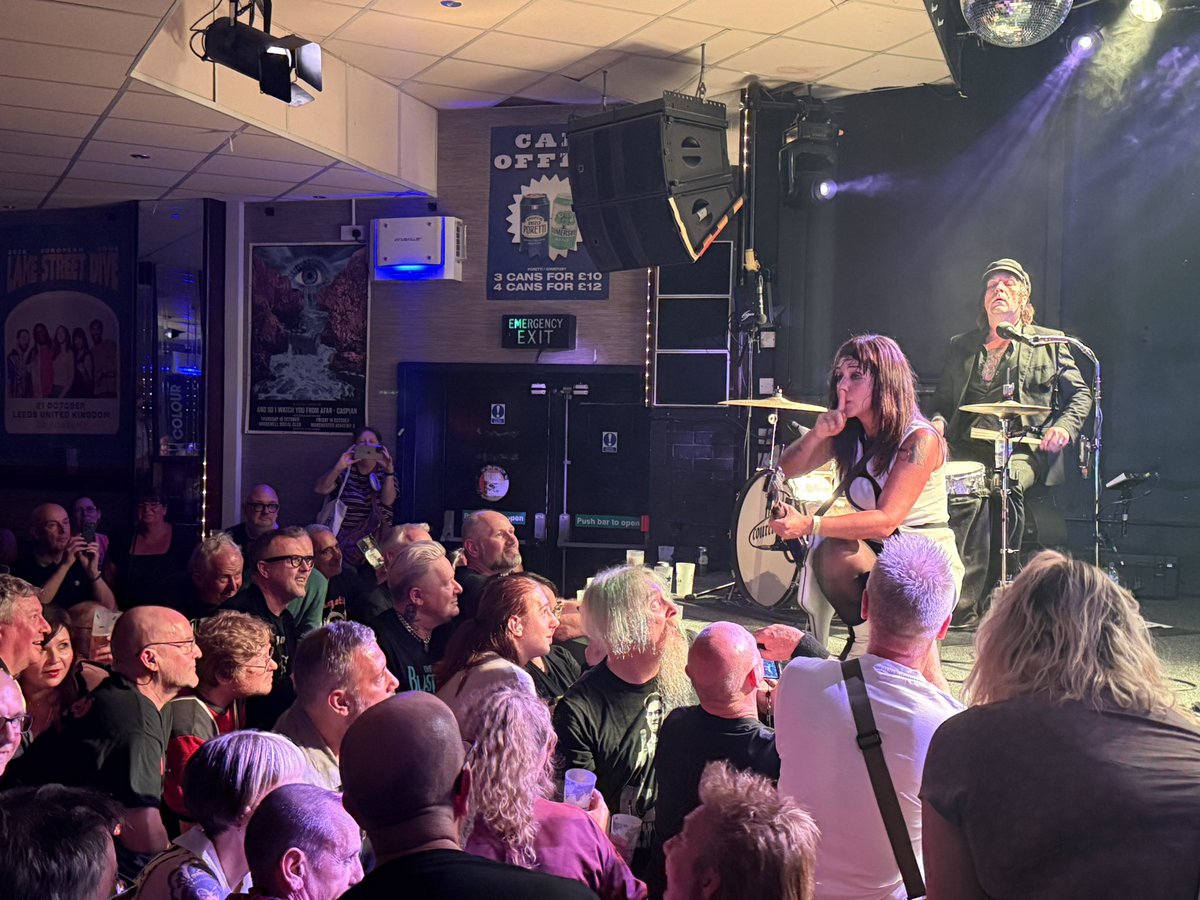 artymystery's tweet photo. Great time watching @thecourettes last night @Nath_Brudenell. They put on quite a show, loved their quirky energy! https://t.co/0EtS0A2z6r