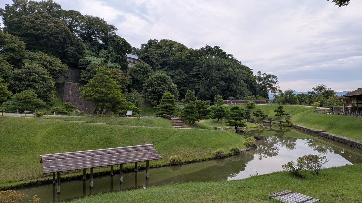 _torie_nas1's tweet photo. 朝の兼六園と金沢城！
朝だと人いないし無理だし良い事しかない
しかも健康的 https://t.co/9QO5YjNXtF