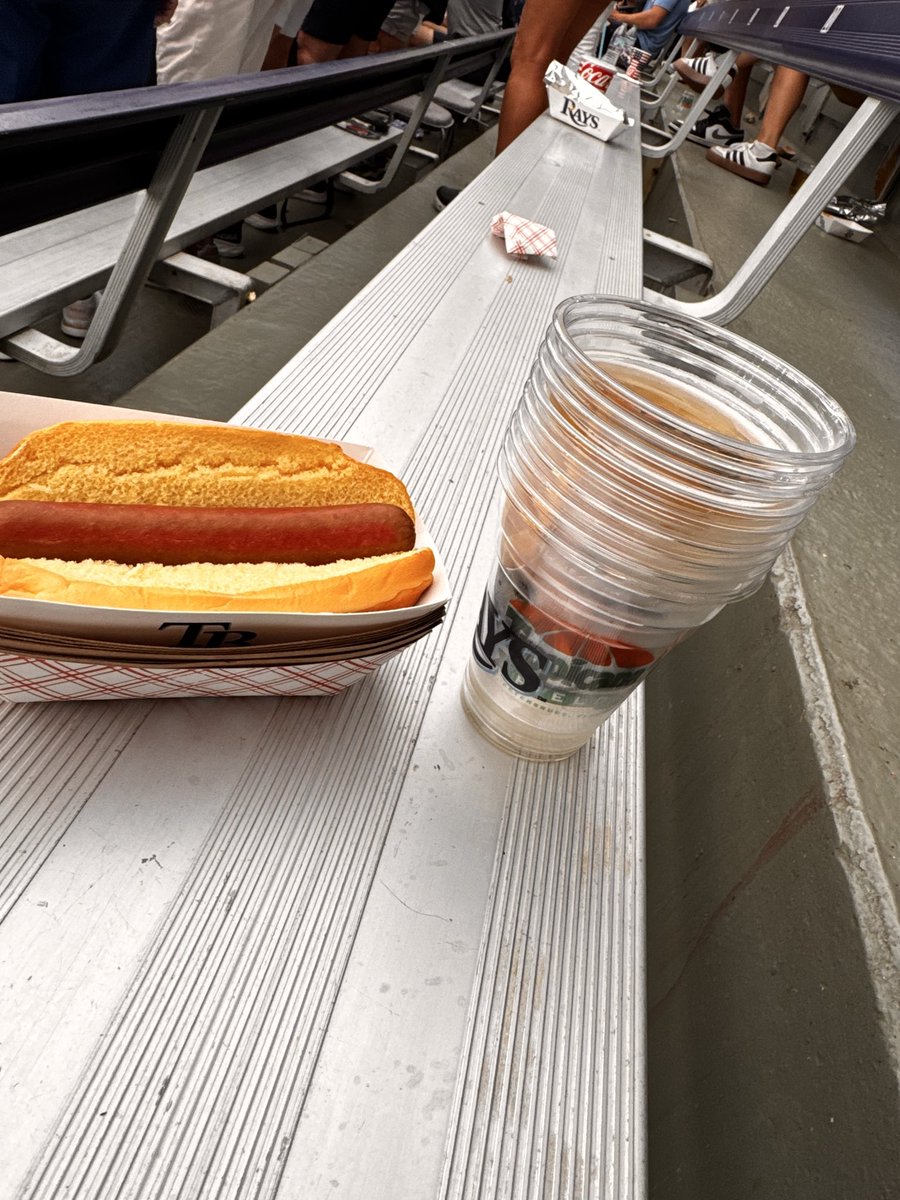 Jgarbs15's tweet photo. GLORIOUS: I completed the 9-9-9 challenge at today’s game https://t.co/p08eH54ZDY
