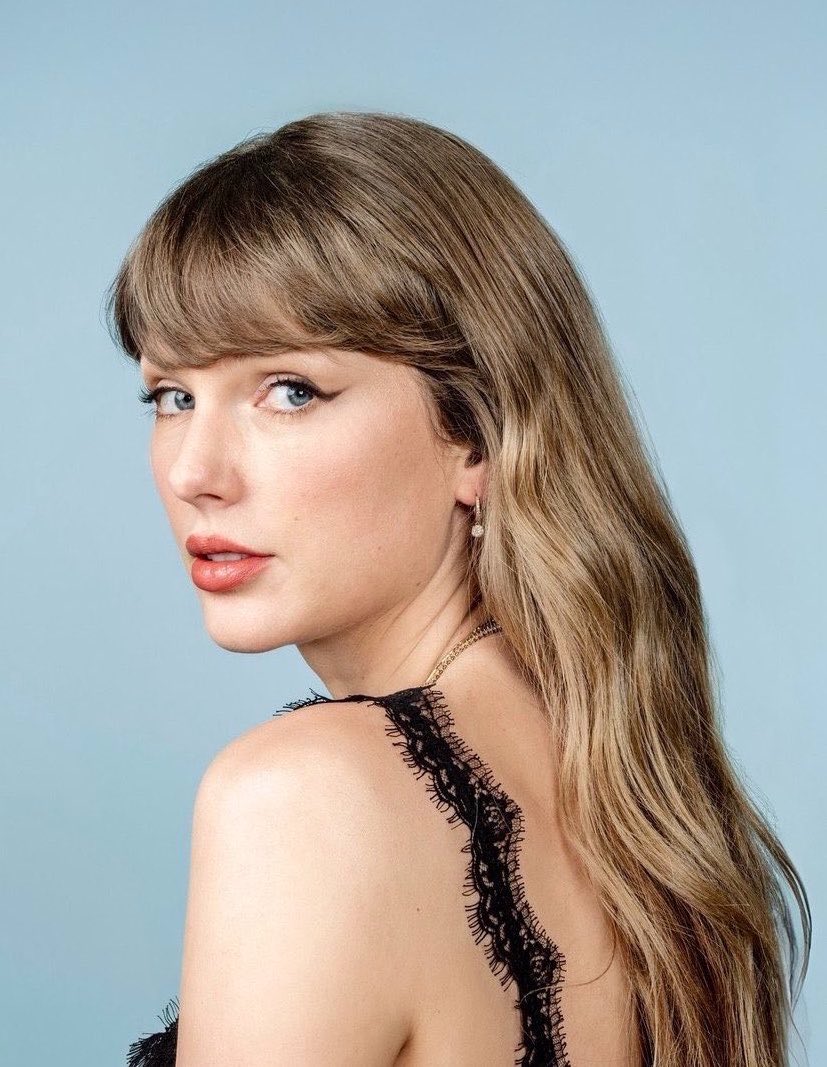 skzpopbase's tweet photo. #StrayKids ties Taylor Swift as the artist with the most #1 albums on the Billboard 200 this decade (9 each)🔥 https://t.co/Q65NvoACoi