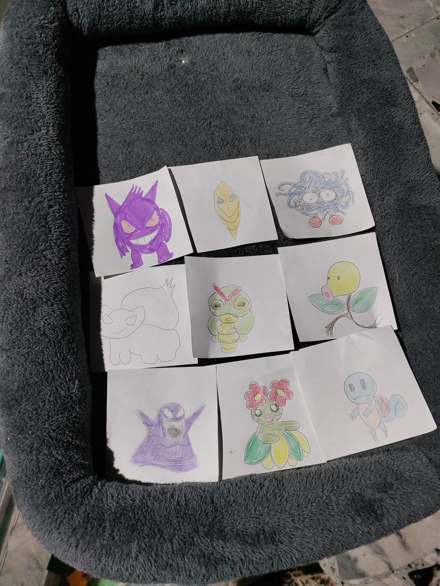 _lecturesdeloow's tweet photo. Mon fils voulait que je lui fasse des dessins, j'ai fait quelques Pokémon 😊
(Bulbizarre est pas colorié, j'étais saoulée de l'avoir autant loupé 😅) https://t.co/trxqHLSYB2