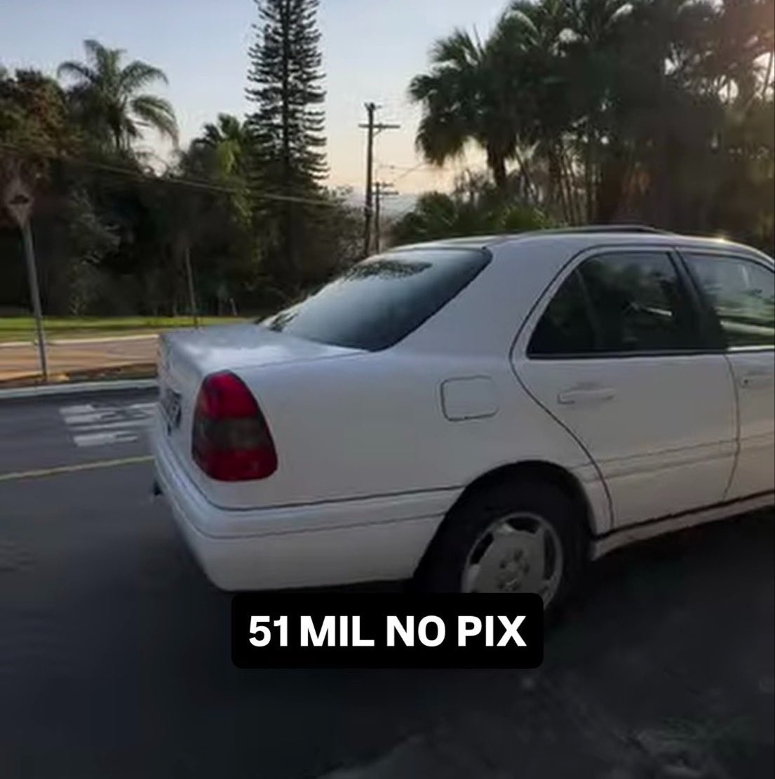 updatecharts's tweet photo. Fiuk conseguiu vender a sua Mercedes C280 que estava divulgando no Instagram por 51 MIL reais. https://t.co/1yNjDFmMQH