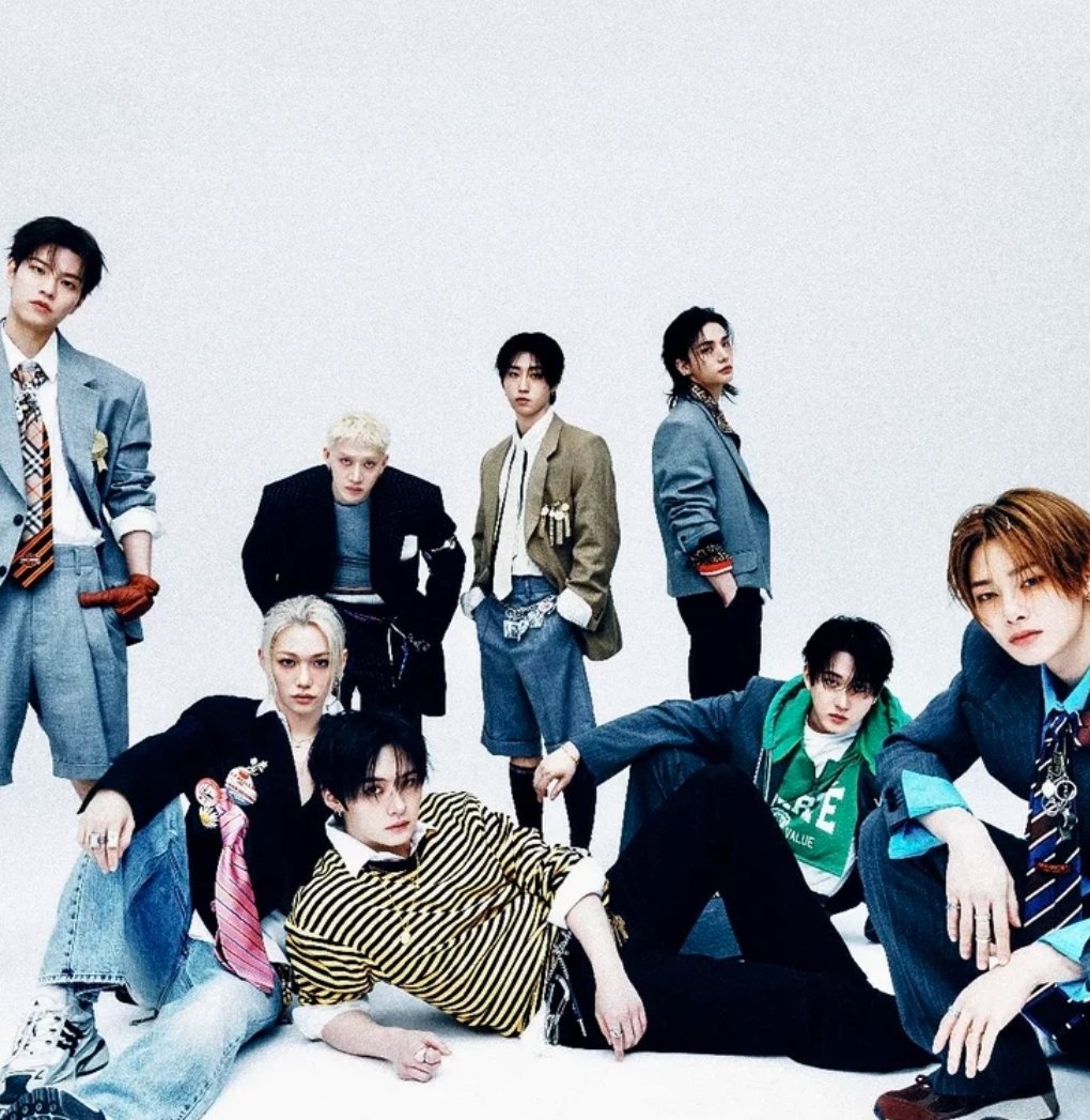 AboutMusicYT's tweet photo. This &amp; That by Stray Kids debuts at #1 on Billboard 200 with 369,000 units. It becomes their 9th #1 album on the chart. https://t.co/lra5WQvx3J