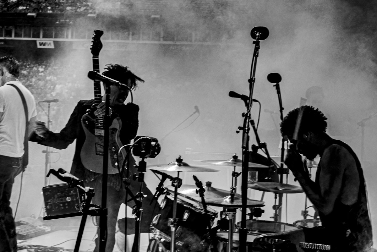 qotsa's tweet photo. Hot night in Nashville 🐍

Photos by Andreas Neumann https://t.co/eQJSJtUc9D