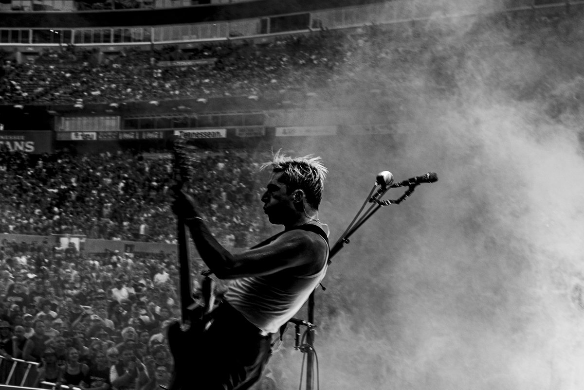 qotsa's tweet photo. Hot night in Nashville 🐍

Photos by Andreas Neumann https://t.co/eQJSJtUc9D