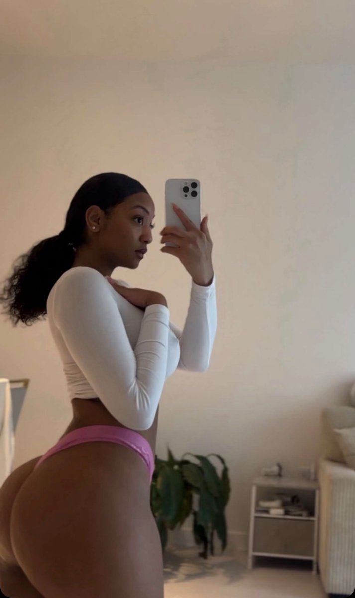Rileyontwi's tweet photo. Show and Tell 😘 https://t.co/NDpK0pC7pM