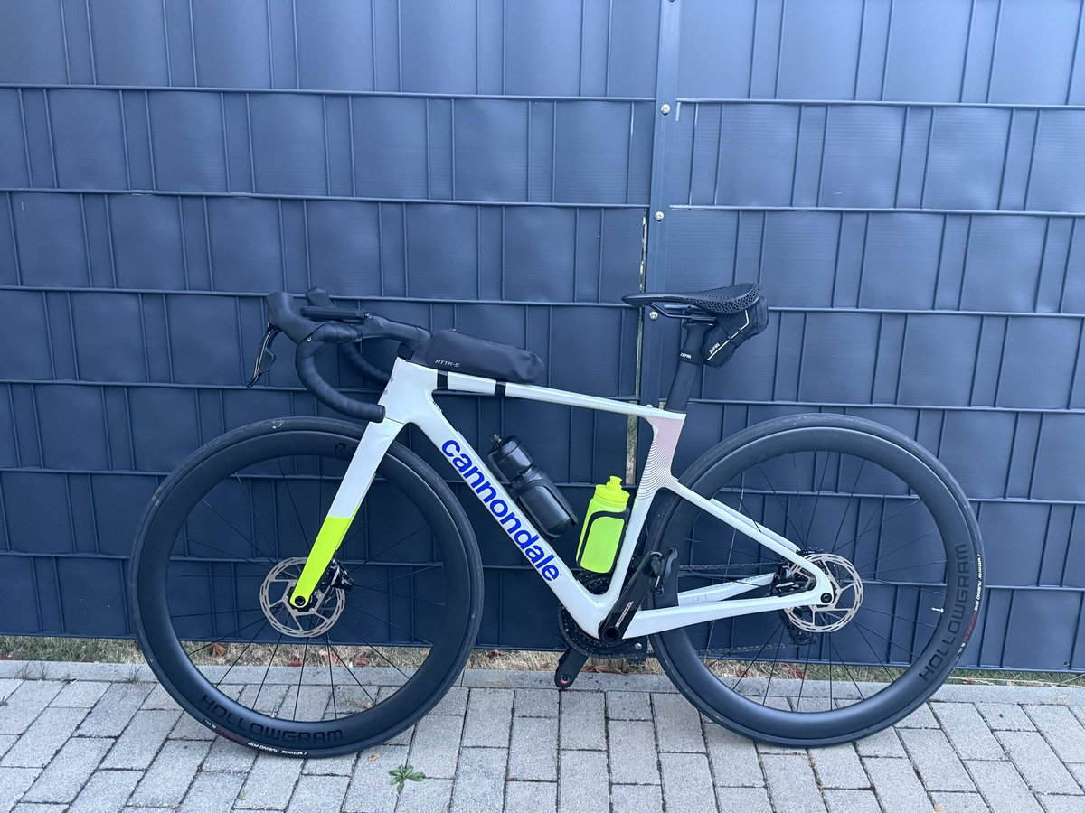 Natcho0202's tweet photo. I really hate when doctors tell me that I‘m not allowed to work and do sport for weeks. So today I decided „Fuck it“and did easy 113 km with my bicycle 🙃 https://t.co/uVUAf0O34P