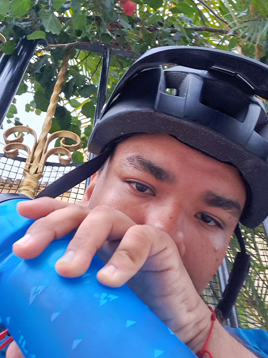 SoyAngcastro_'s tweet photo. Domingo de hacer ejercicio 🥵 https://t.co/wwYKibOzH6