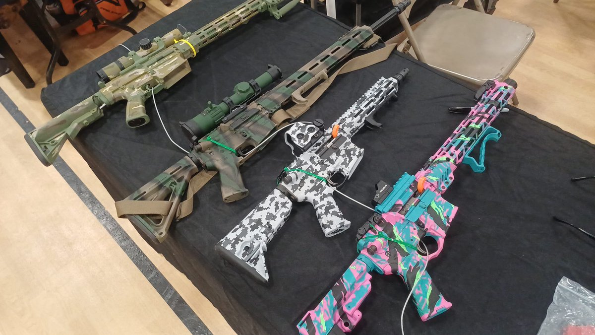 Asharius's tweet photo. Sooo I decided to see Texas gun show...
To be honest I'm not disappointed...

#Vtuber #Vtubers #VtubersUprising #ENVtuber #streamer #Twitch #VtuberNation #Asharius #IndieVtuber https://t.co/DyQFK46Tgx