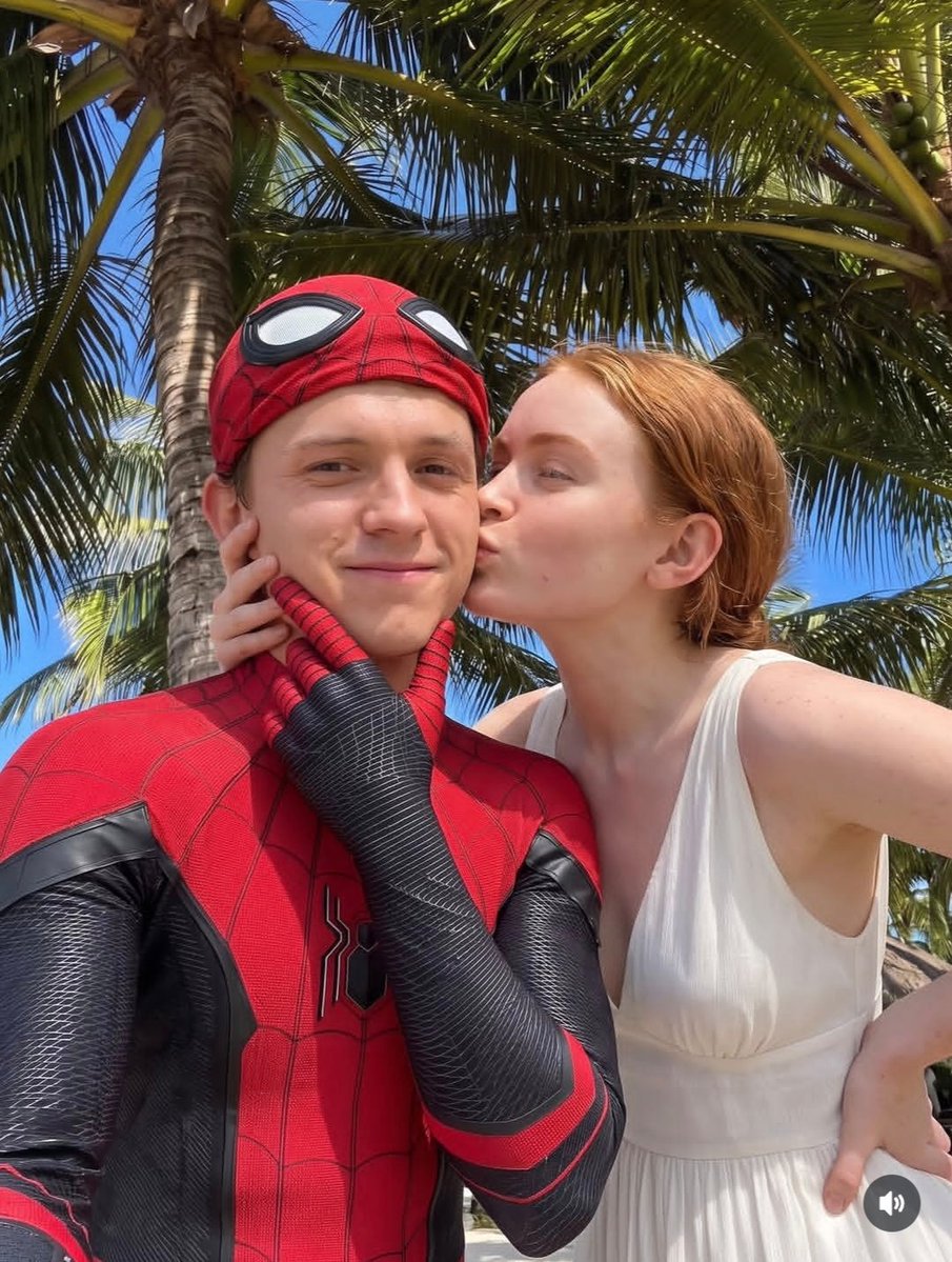 Saidiefanpage's tweet photo. Hey @grok , turn Sadie Sink photos to stunning anime version  , I want to confirm something  🪄 ( 4 photos ) 👀 https://t.co/ROZDSGrlZd