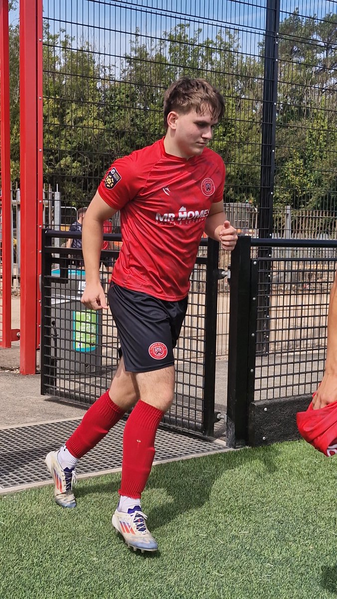ChrisJenki18199's tweet photo. @FAWales
National Reserve League South West U21's 
Cwrt-yr-Ala Road 
@CaerauElyFC vs @mumblesseniors 

#ONerthINerth
#DevelopmentTeam #Reserves #YoungGuns 🎬 https://t.co/RdAO8J9LDg