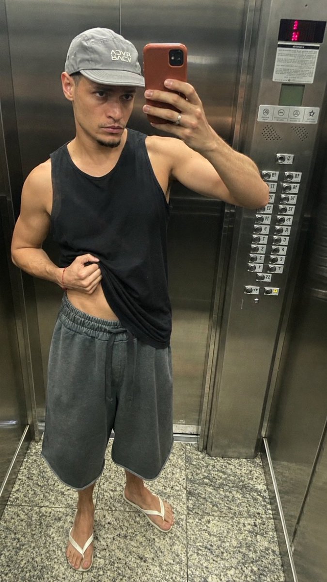 caiusmars's tweet photo. Dominguinho 🤍 https://t.co/WHMfxOErSU