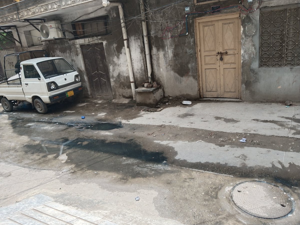 rauf_ms786's tweet photo. @SPAL_1139 Where???? 
@lahore_wasa &amp; @SPAL_1139 I have registered complain since 2 weaks ago nobody take any action yet 
03234271705 https://t.co/jHGOqXL7VH