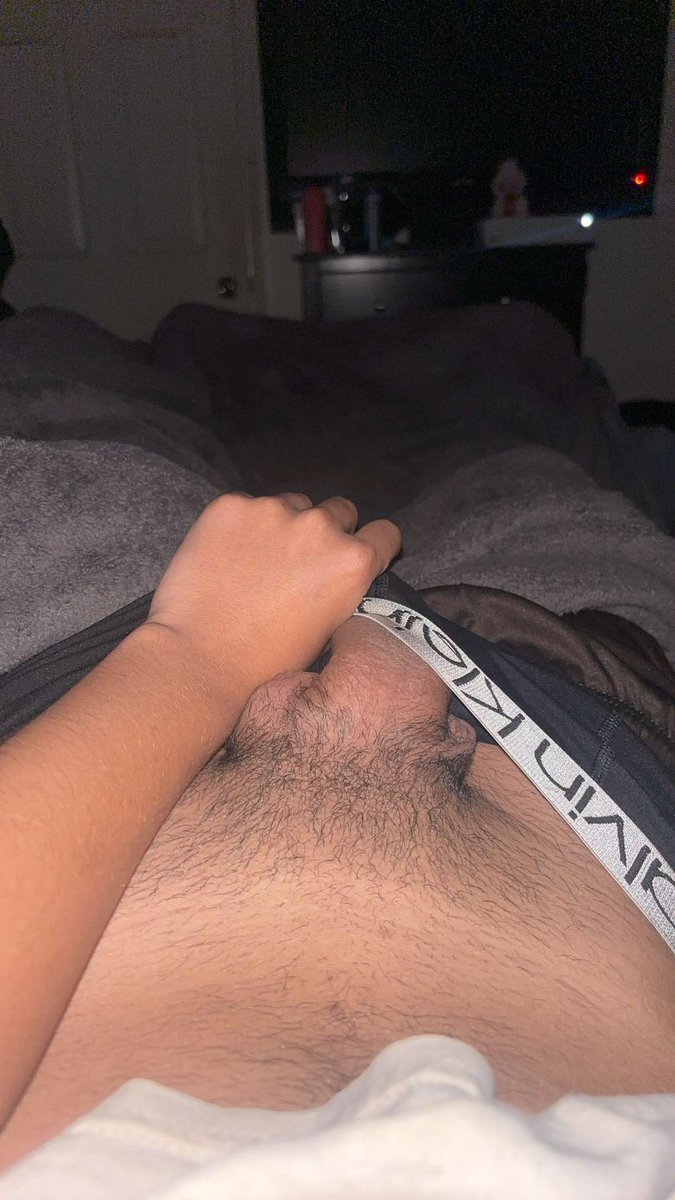 chris_hmu's tweet photo. HMU I’m horny and trying to link #lmk #hmu #mlm #bako https://t.co/0tdX8XqYpX