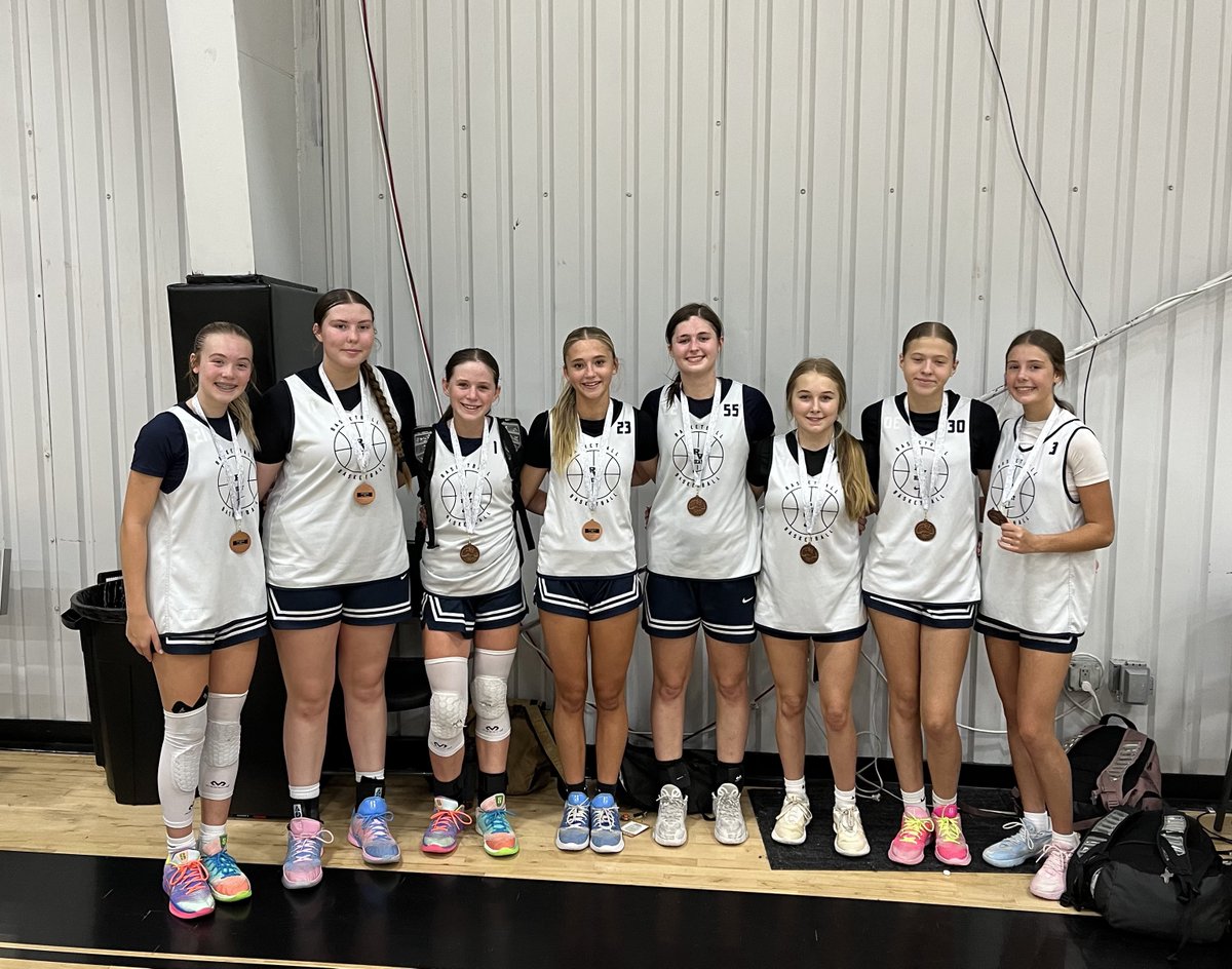 AdelynBarton21's tweet photo. Great summer of basketball 🏀🔥
So thankful for the opportunities, teammates and coaches. A lot of work was put in, but there’s still more to accomplish. Now it’s time to turn the page. 📚🏀 Summer was great. Excited for 9th grade year and Senior High Varsity season.💪🦅 https://t.co/aoW2RWzRIh