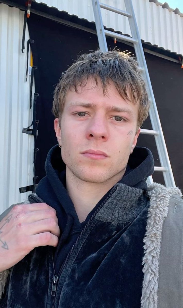cyclopsattorney's tweet photo. our tommy maximoff is so hot https://t.co/ULAzGAEtd3