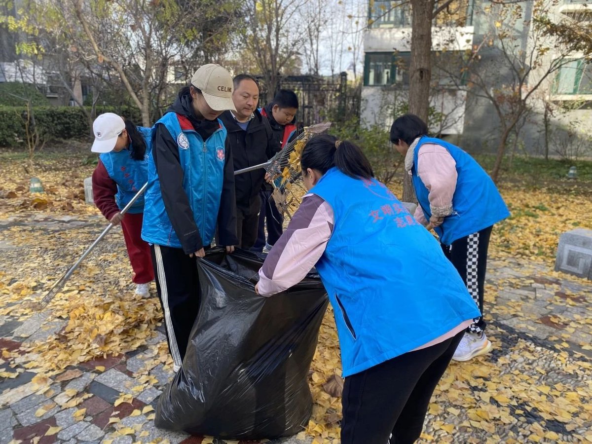 e89ffd587e934b4's tweet photo. [Join our neighborhood park cleanup this Sat (9am-12pm)! Free snacks + reusable gloves provided. Let’s green up our community together!]， https://t.co/R1HUu3FHj7