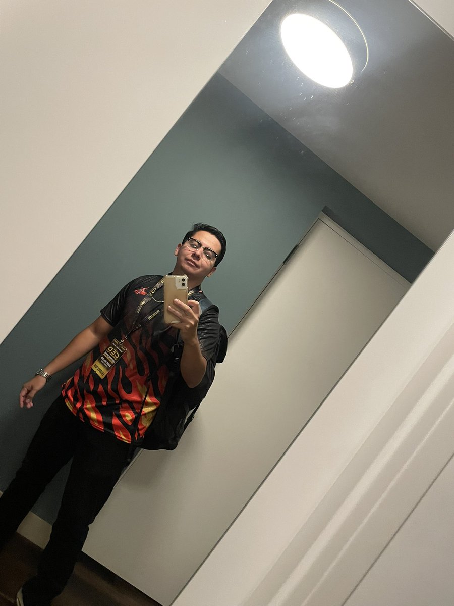 Neku_FGC's tweet photo. No pudimos pasar a top 8, mala toma de desiciones y necesitó estudiar mas mi juego
Aprovecharé para retar todo lo que pueda con los demás https://t.co/qTU6IoF6oo